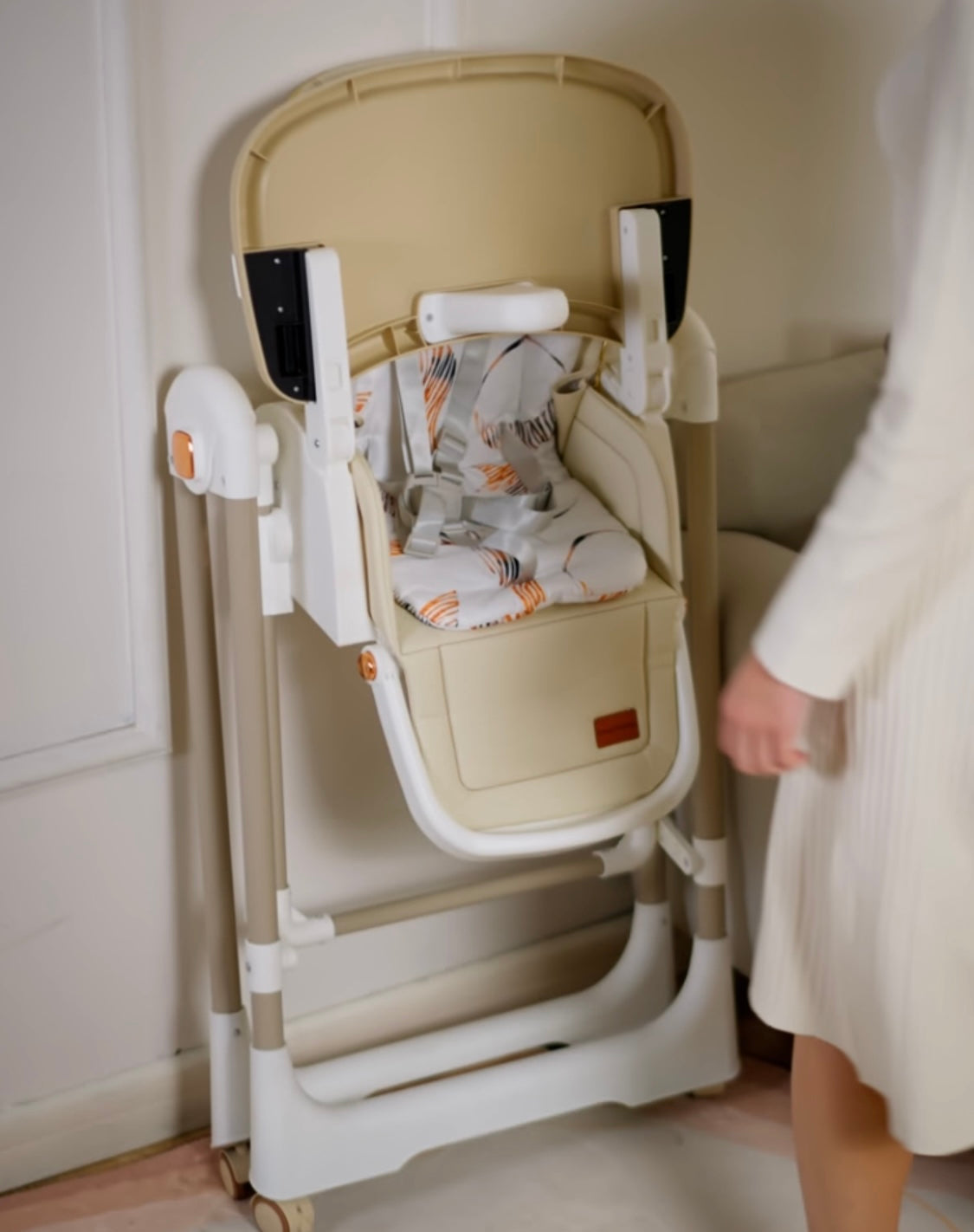 Jupiter Beige 2-in-1 High Chair & Swing, Height Adjustable and Recline