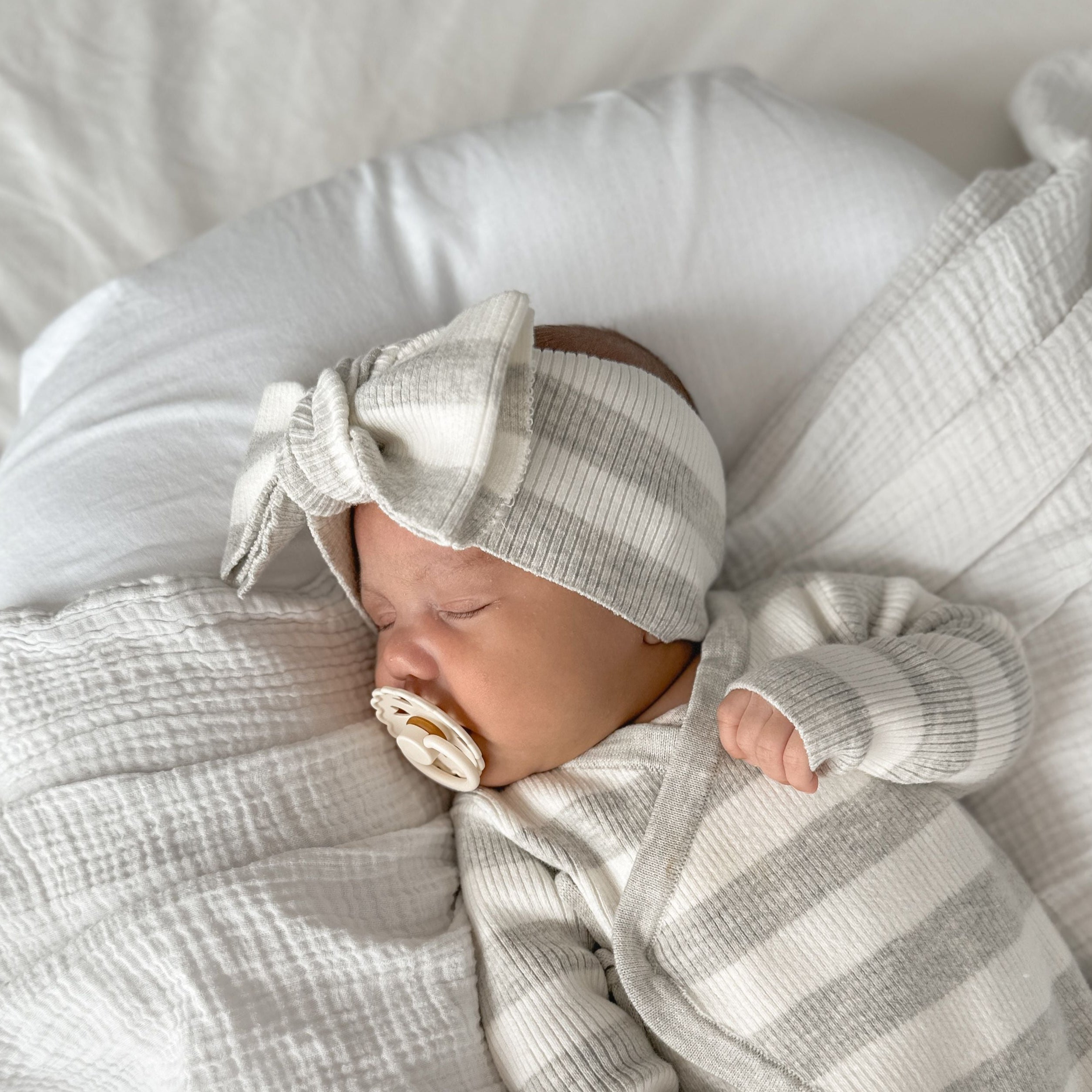 Basics ribbed knit bow headband - Milk and mist stripe