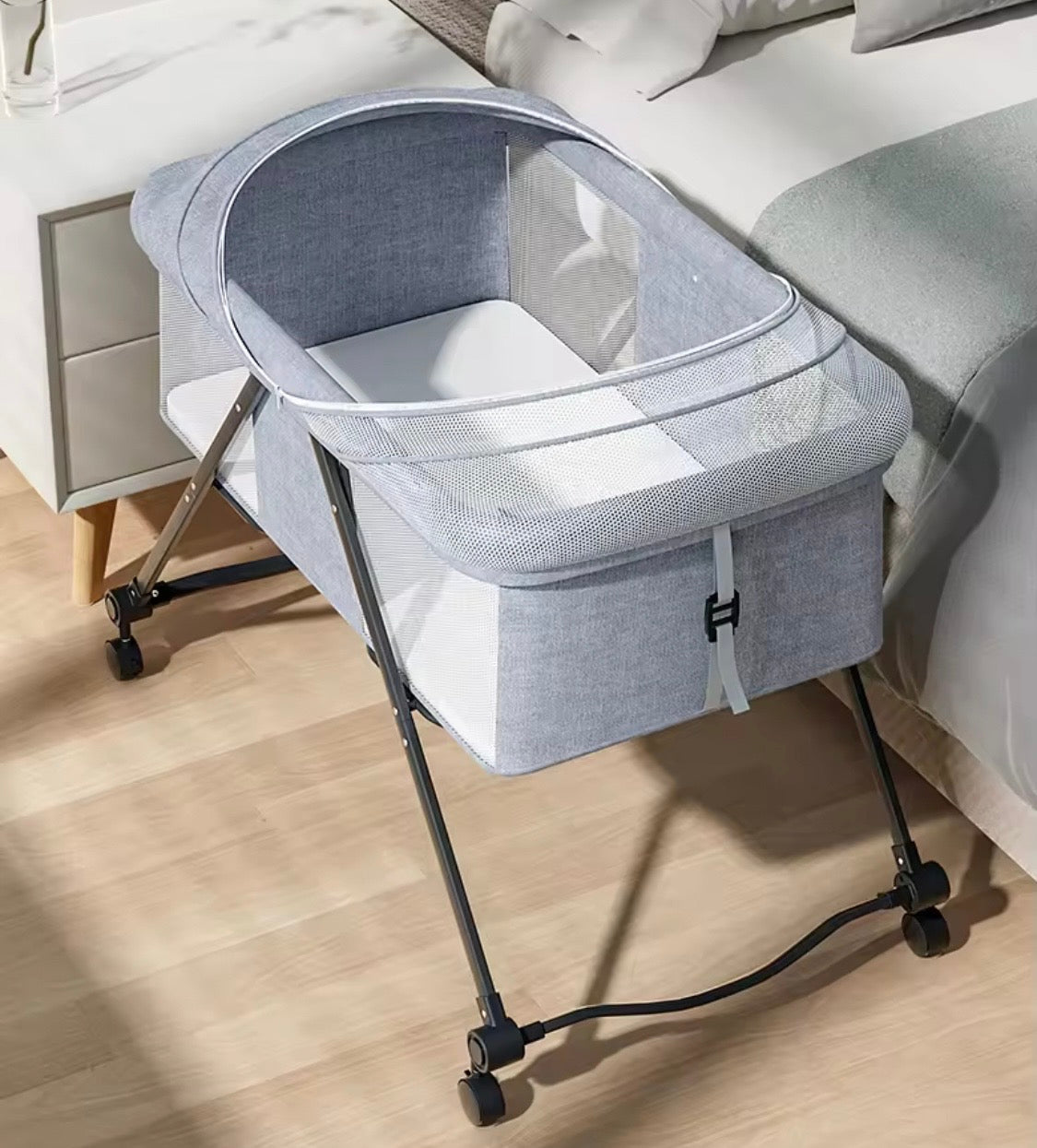 Luna Portable Compact Folding Baby Bassinet with Canopy and Locking Wheels