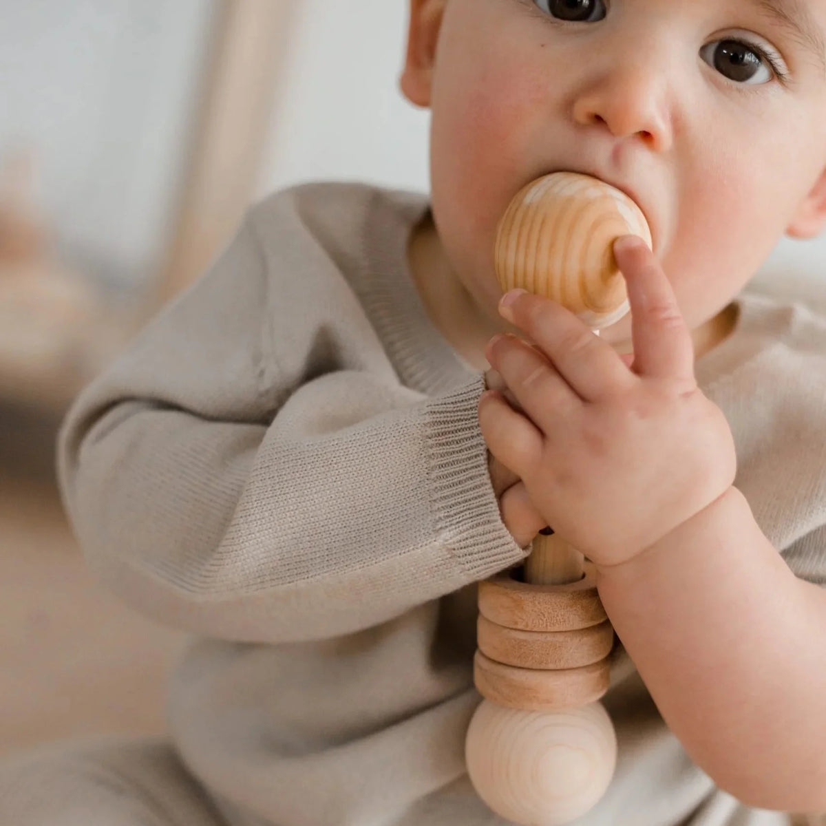 Wooden Grasping Rattle - QToys | Wooden Toy NZ