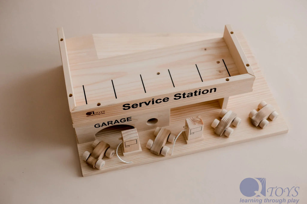Wooden Service Station with Cars - QToys | Wooden Toy NZ