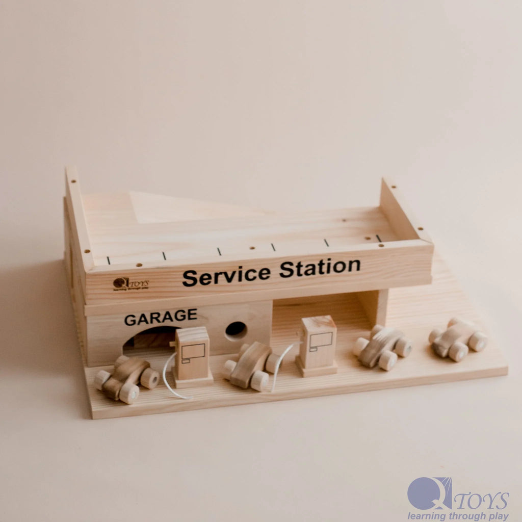 Wooden Service Station with Cars - QToys | Wooden Toy NZ