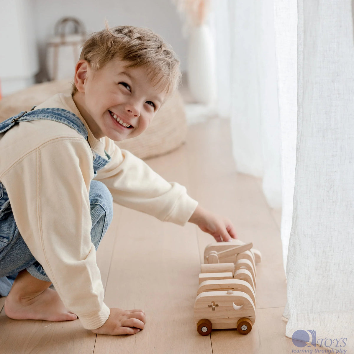 Wooden Vehicle Play Set - QToys | Wooden Toy NZ
