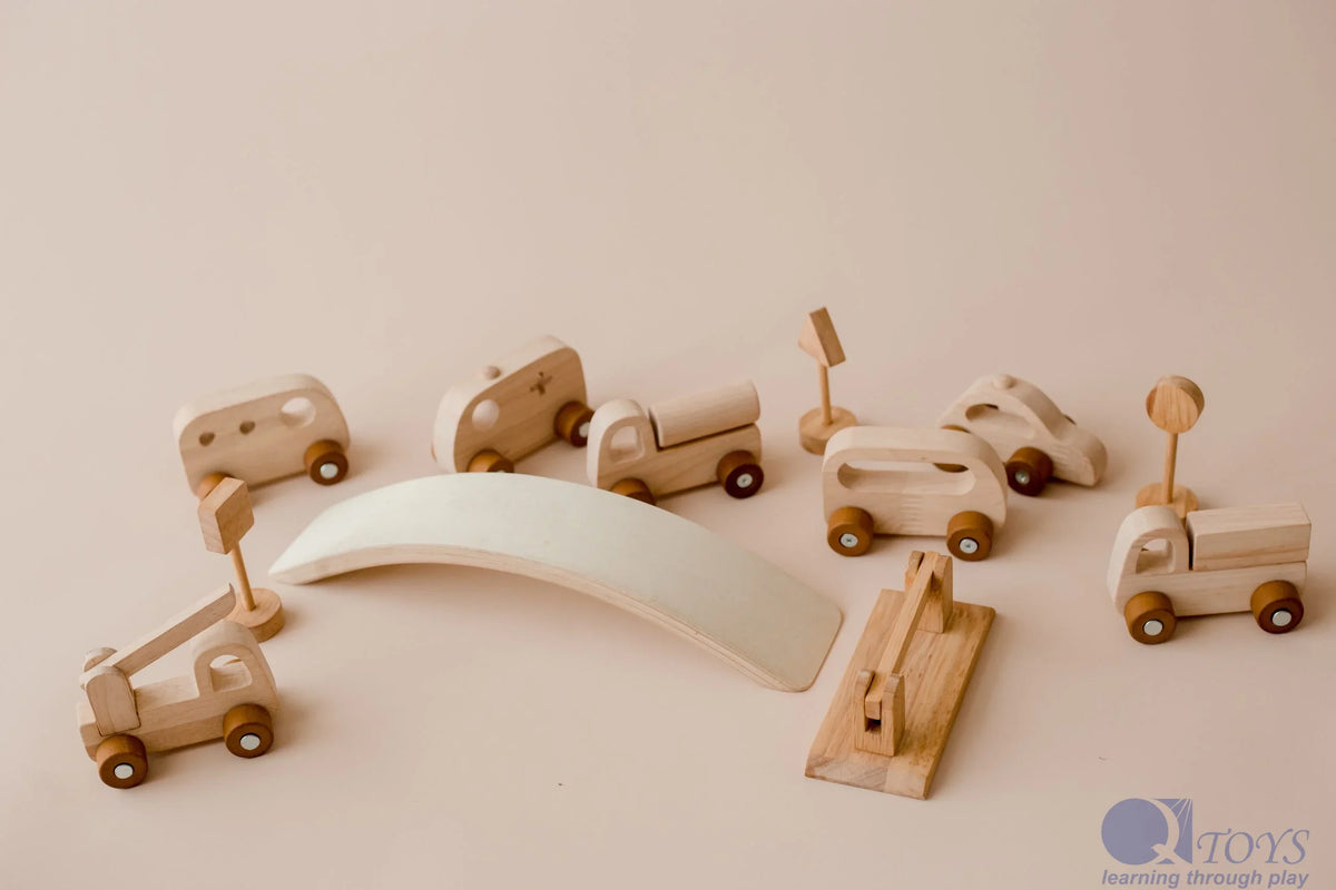 Wooden Vehicle Play Set - QToys | Wooden Toy NZ